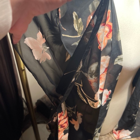 Emory Park Floral Kimono - Picture 3 of 6